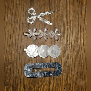 Assorted Fashion Hair Clips & Barrettes BNIB